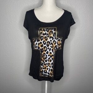 Graphic‎ top with cross